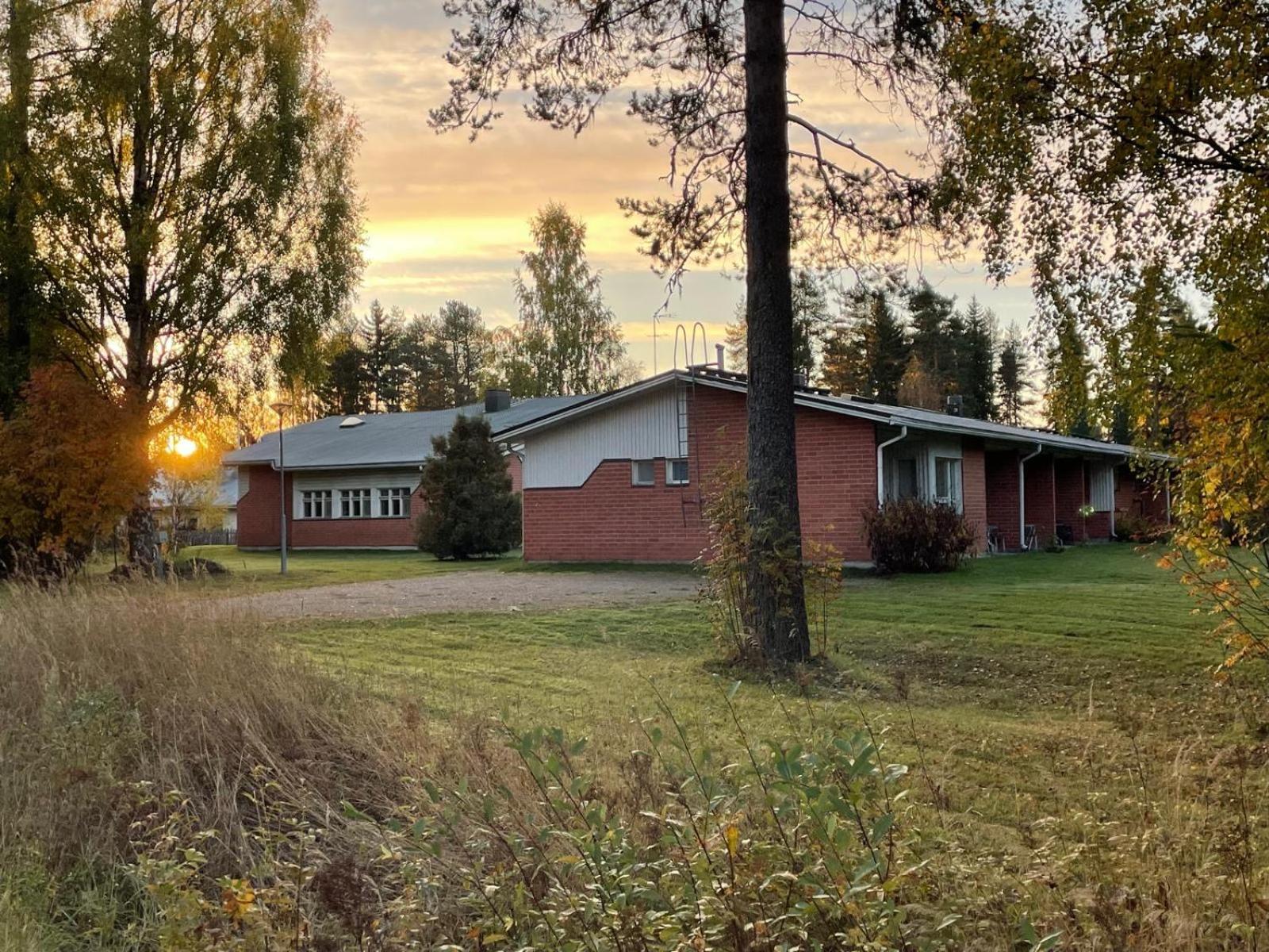 Hotelli Ravintola Tiilikka Rautavaara Esterno foto